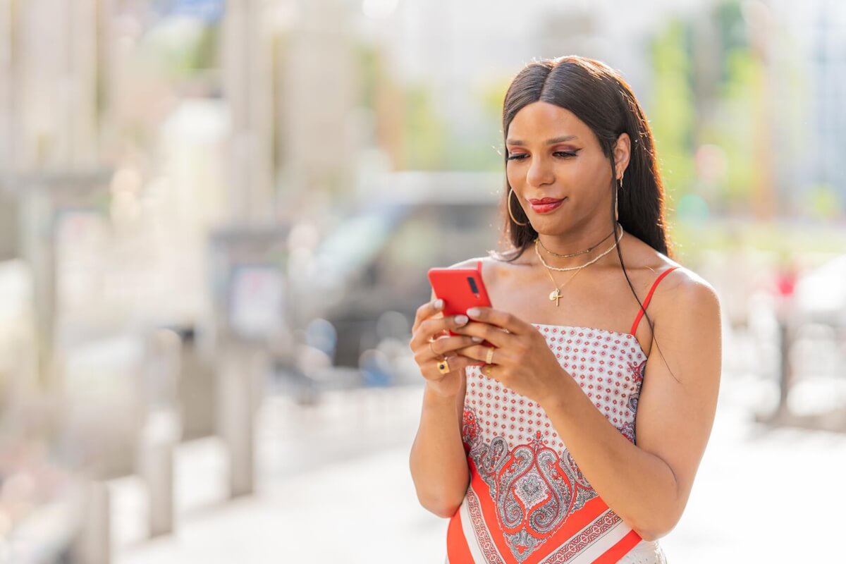 Two people chatting respectfully on a dating app, focusing on privacy and safety